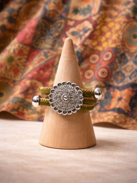 Floral Medallion Accessory